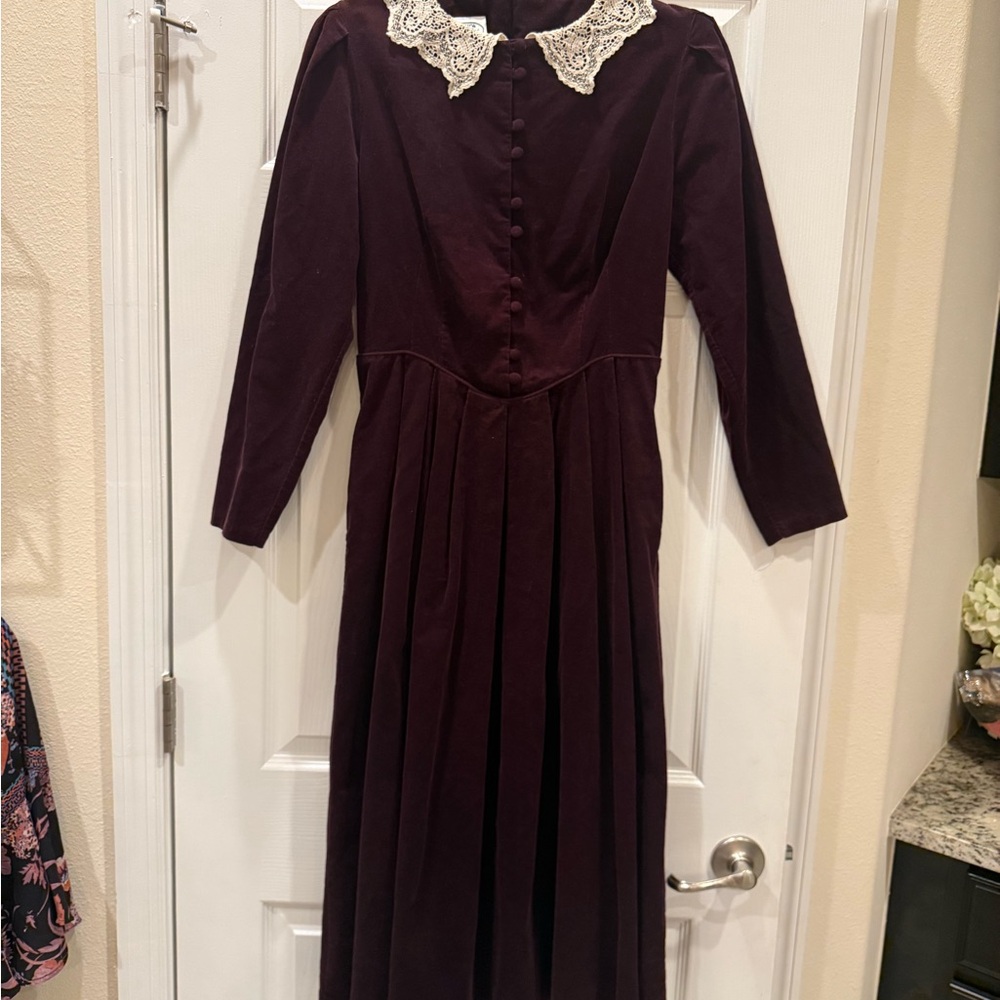 Vintage Laura Ashley 100% Cotton Brown Corduroy Dress with Cream Lace Trim